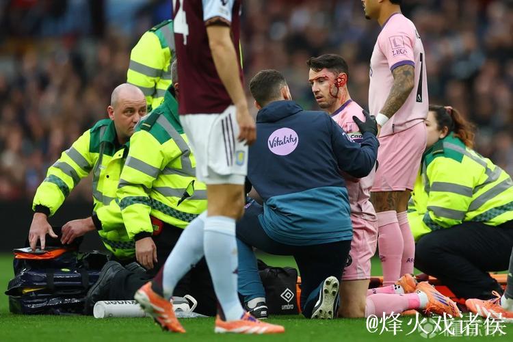 伯恩茅斯中场亚当斯内侧副韧带重伤,美国担心影响到世界杯 伯恩茅斯中场亚当斯内侧副韧带重伤,美国担心影响到世界杯